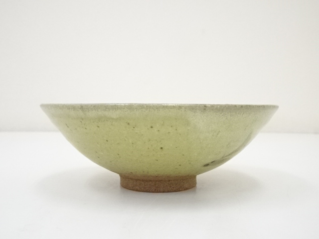 道具 ] - 道具 九谷焼 高権成造 灰釉草文茶碗（共箱） | ネット